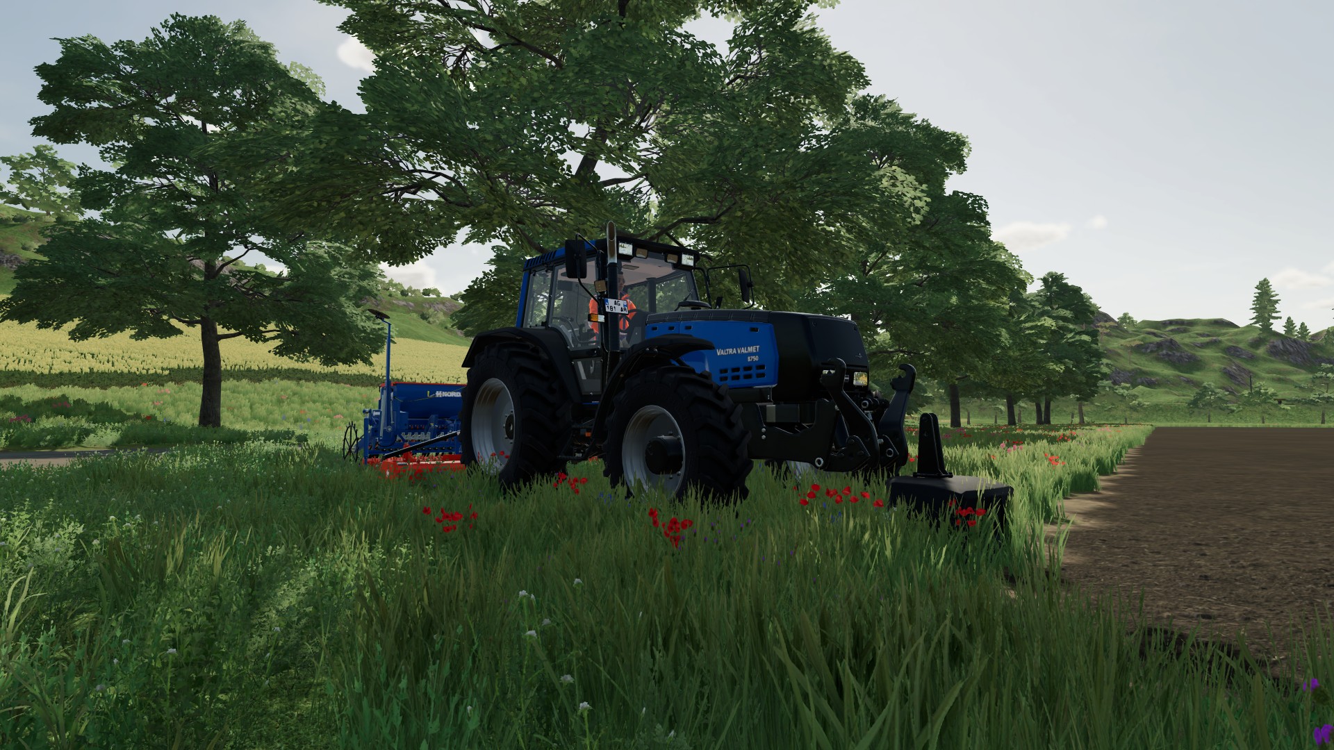 Farming Simulator 22 ПК под деревом