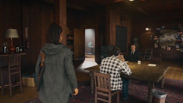 Как переключать персонажей Alan Wake 2 Дворник в комнате отдыха домик
