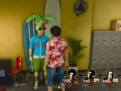 Alo Happy Tours Mascot In Close Quarters